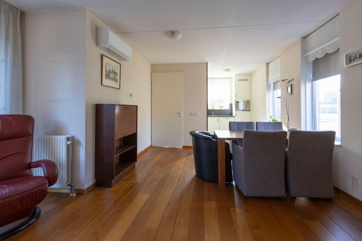 Photo 10 of Reinenstraat 2