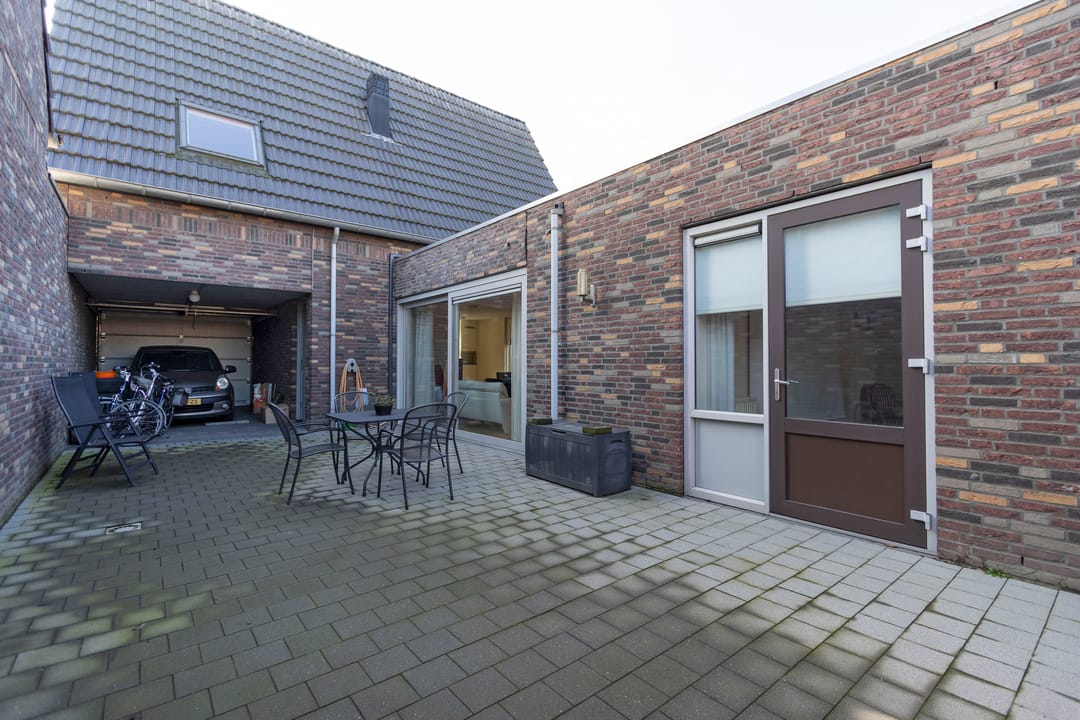 Photo 32 of Reinenstraat 2