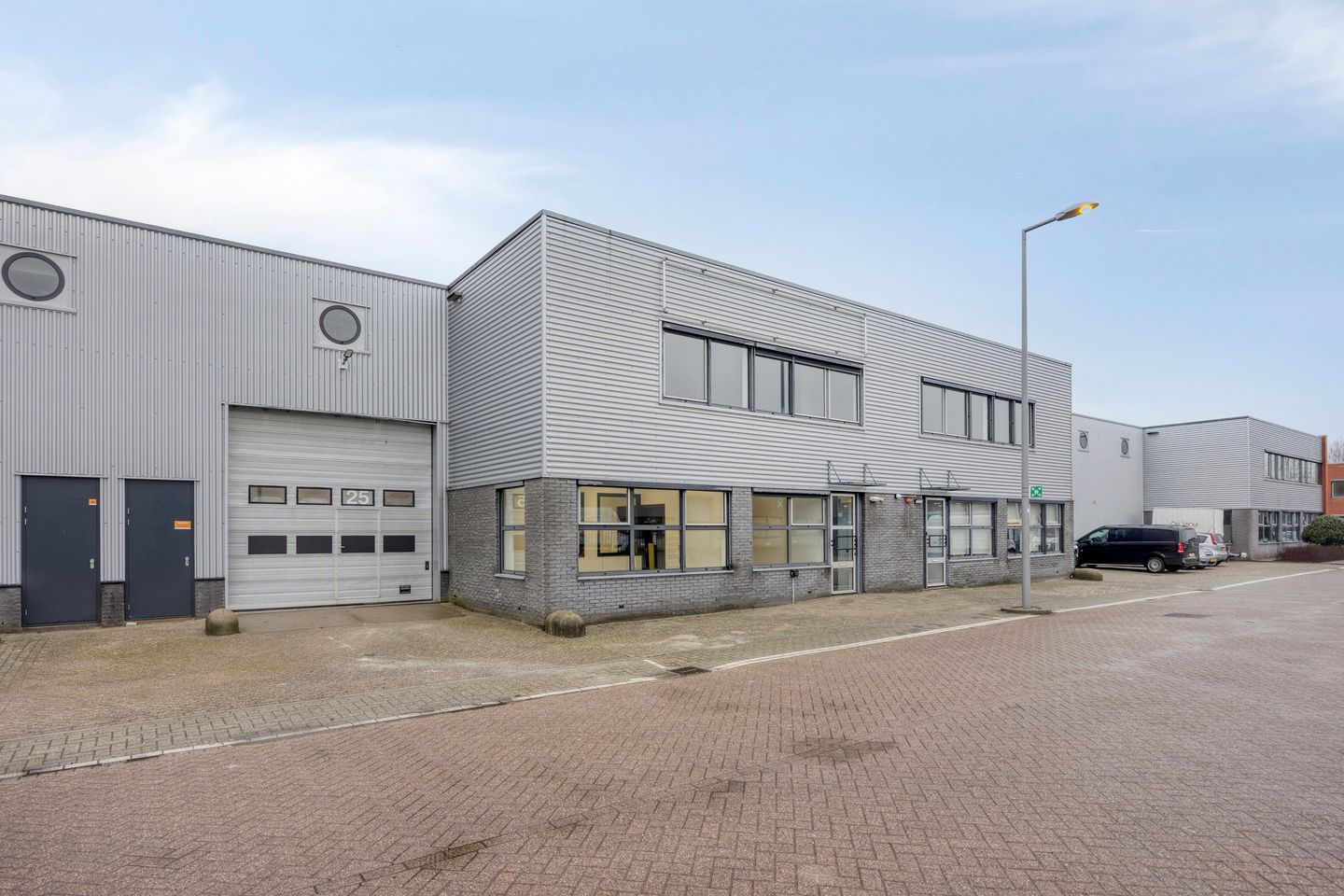 Bekijk foto 1 van Detroitstraat 25