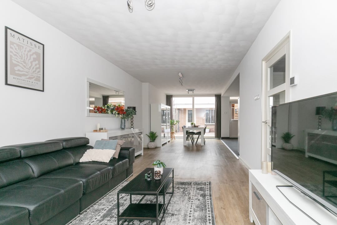 Photo 2 of Molstraat 25
