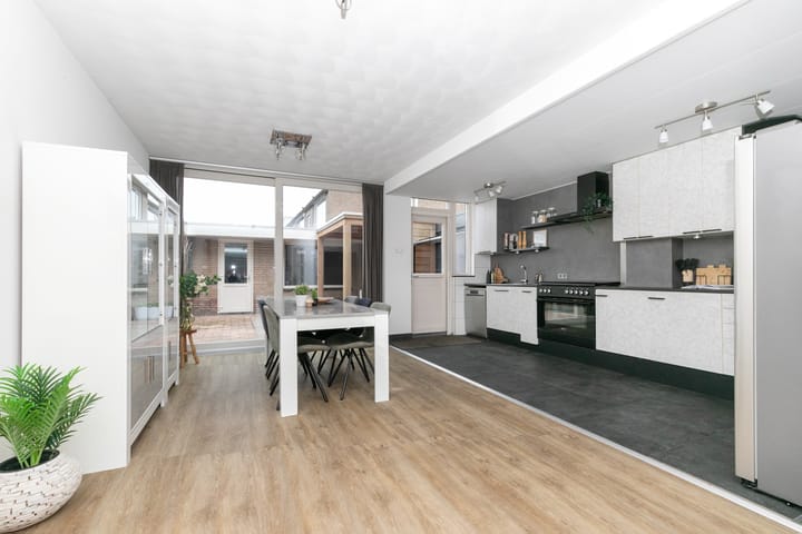 Foto 3 van Molstraat 25