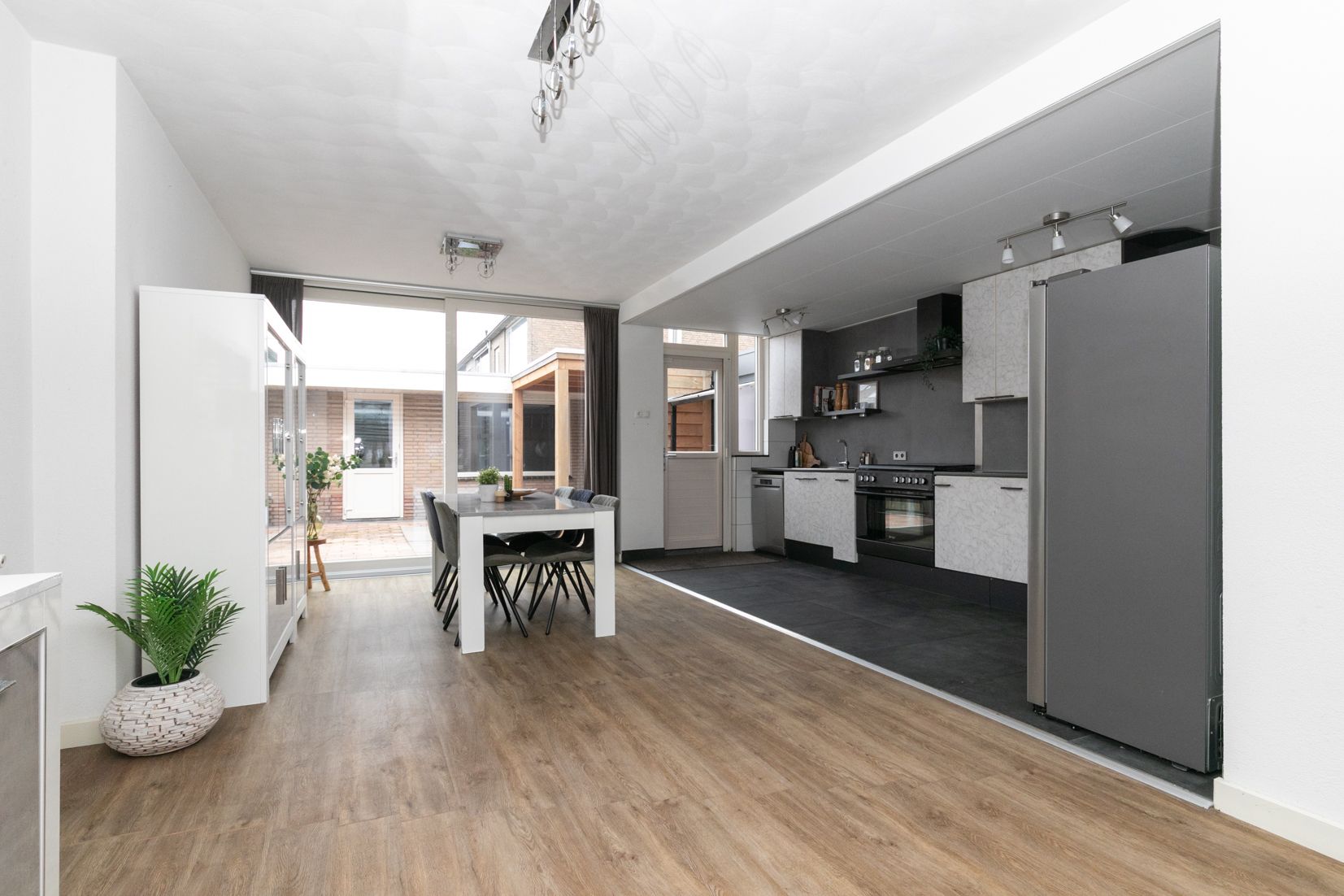 Photo 18 of Molstraat 25