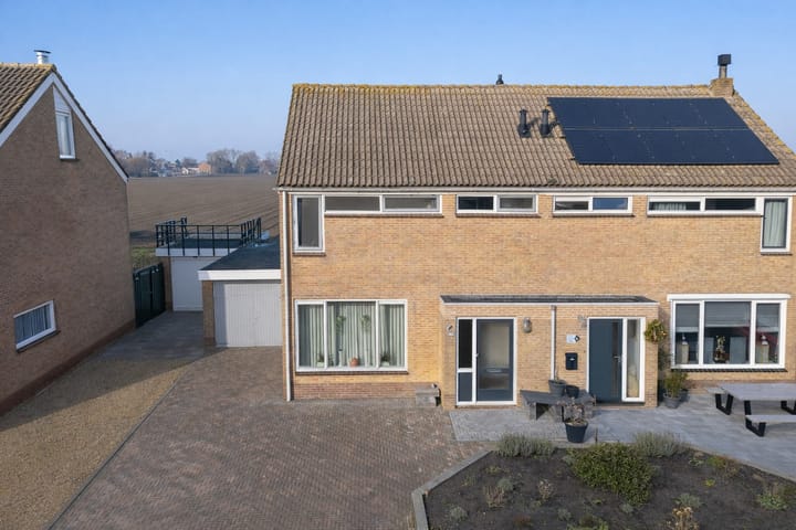 Photo 4 of Visser-Roosendaalstraat 12