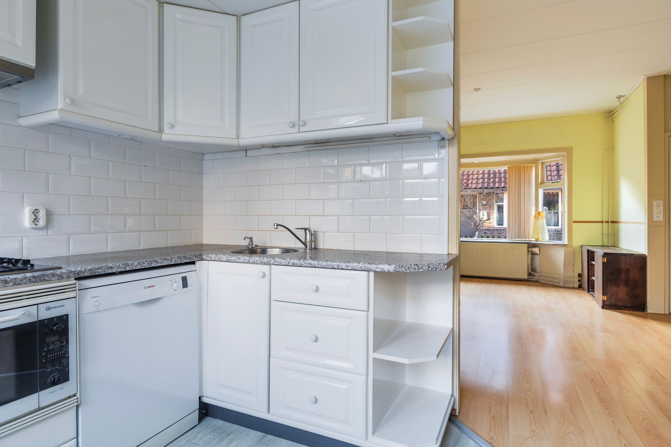 Photo 15 of Noteboomstraat 11