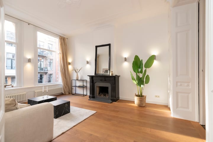 Photo 4 of Valeriusstraat 81-H