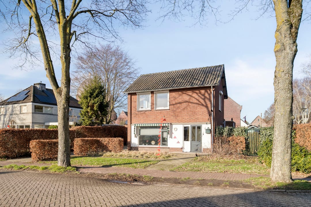 Photo 8 of Heesvenstraat 5