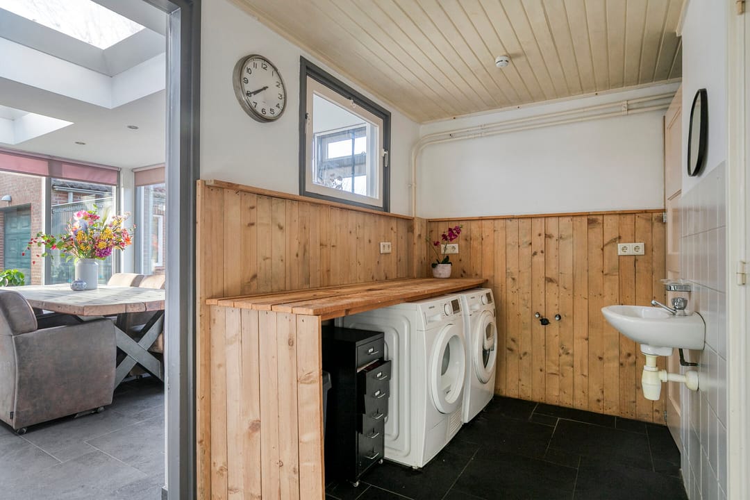 Photo 23 of Heesvenstraat 5