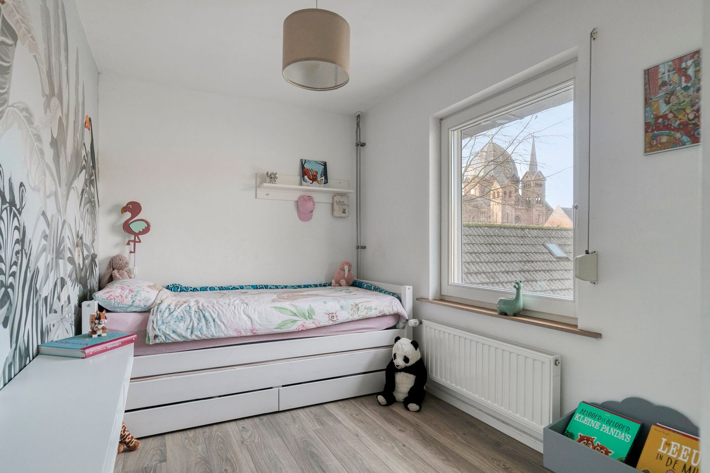 Photo 29 of Heesvenstraat 5