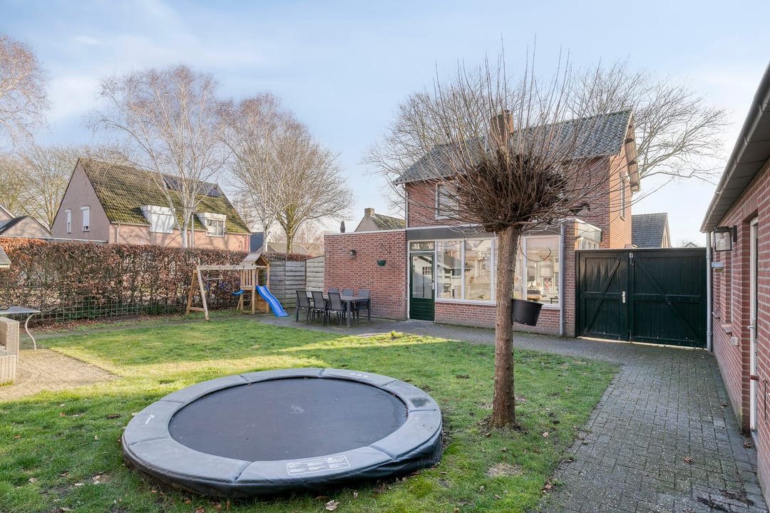 Photo 32 of Heesvenstraat 5