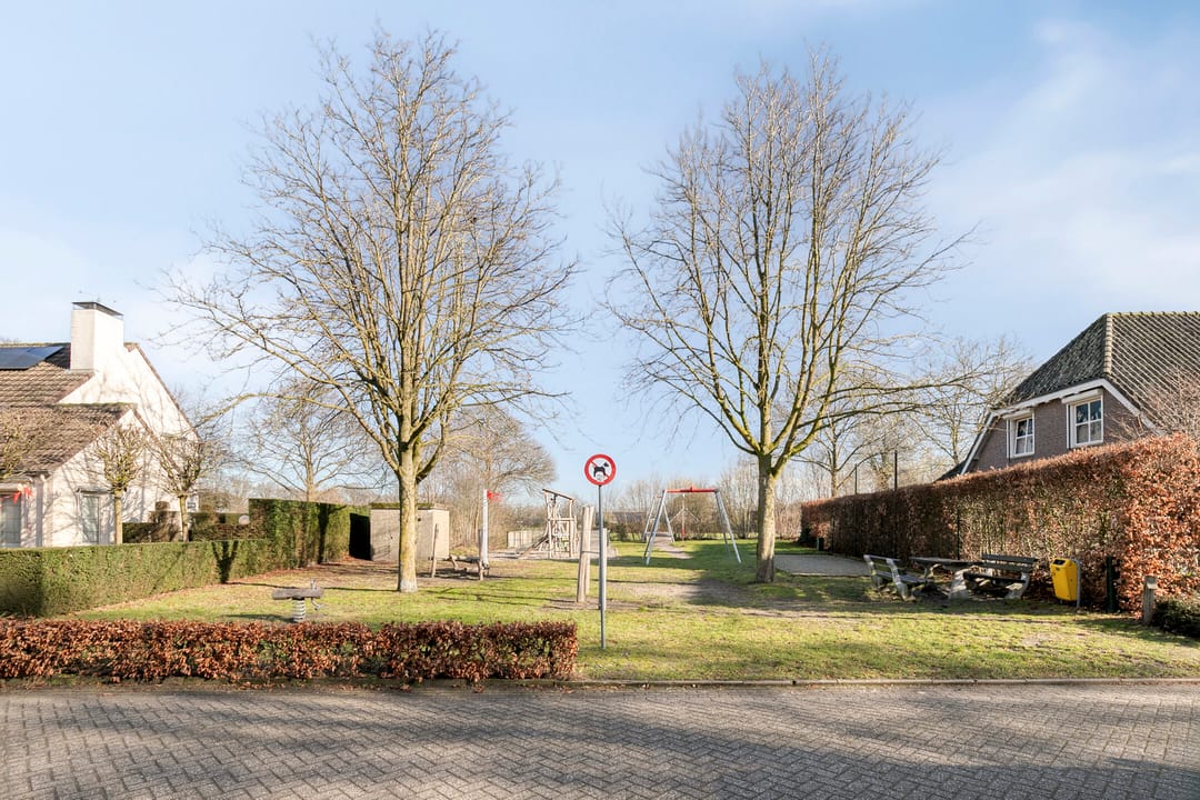 Photo 41 of Heesvenstraat 5