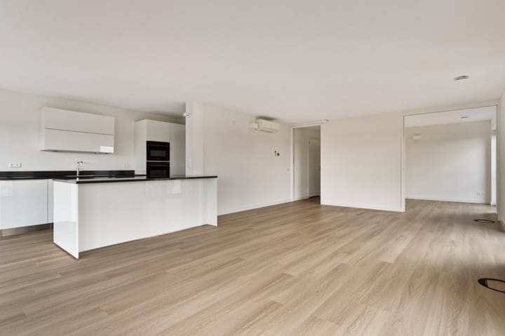 Photo 2 of Purperhoedenveem 58