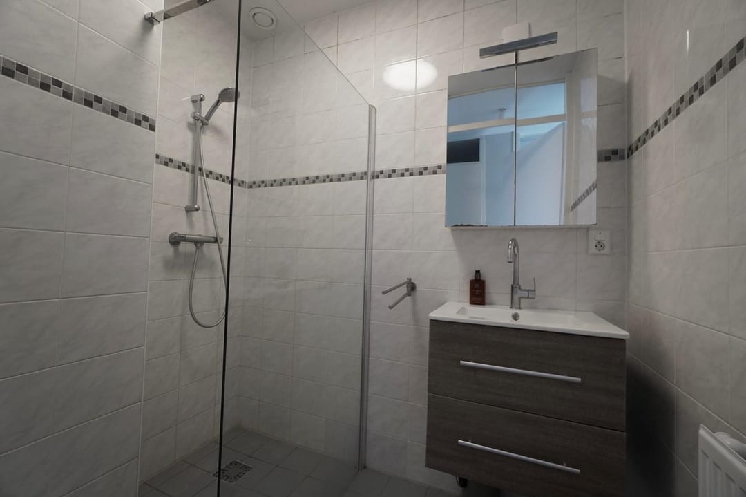 Photo 8 of Weegbree 99