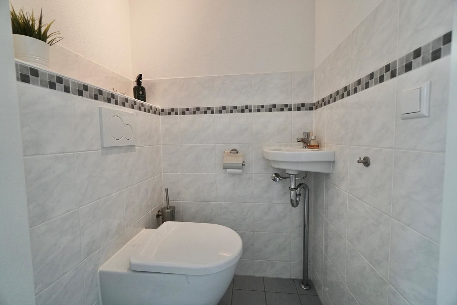 Photo 9 of Weegbree 99