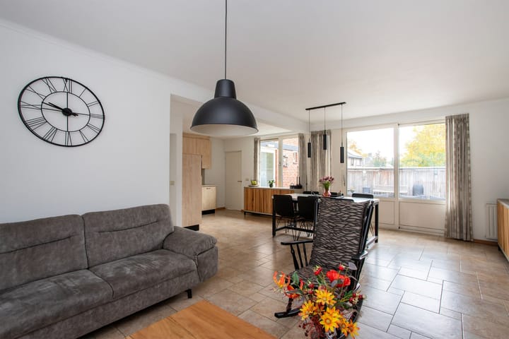 Photo 5 of Dokter Rauppstraat 1-A