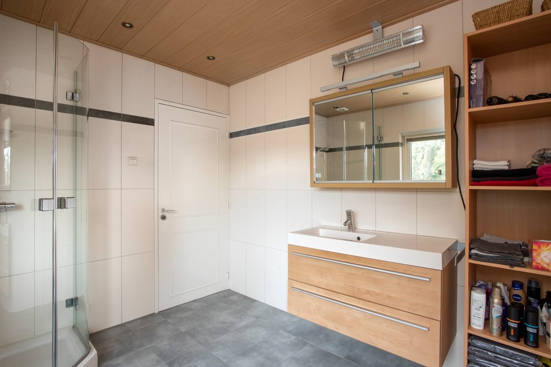 Photo 16 of Dokter Rauppstraat 1-A