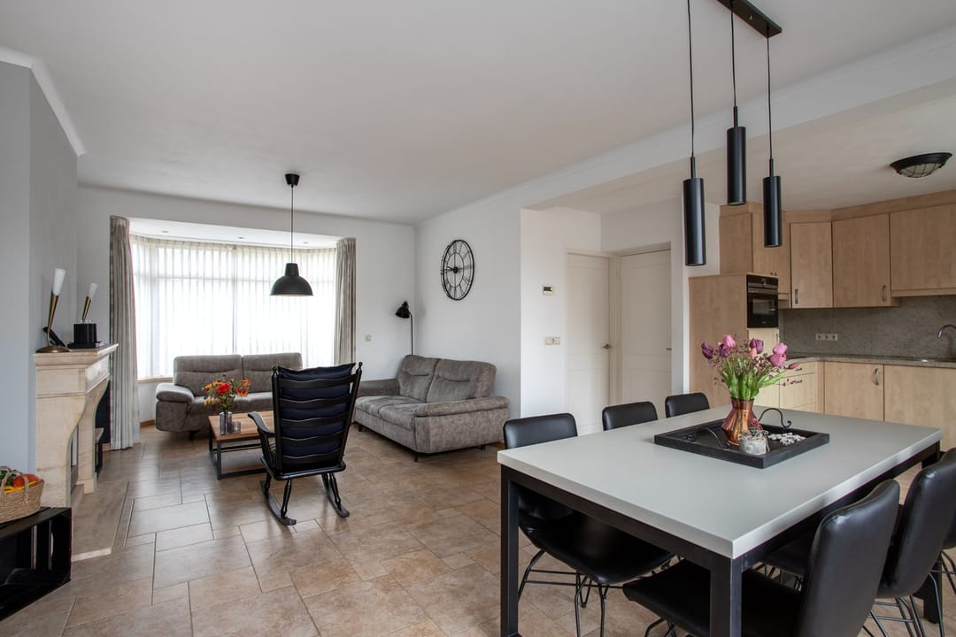 Photo 7 of Dokter Rauppstraat 1-A