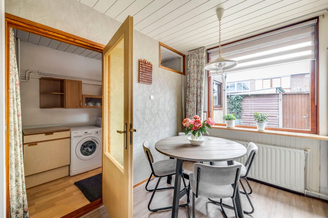 Photo 11 of Prins Bernhardstraat 66