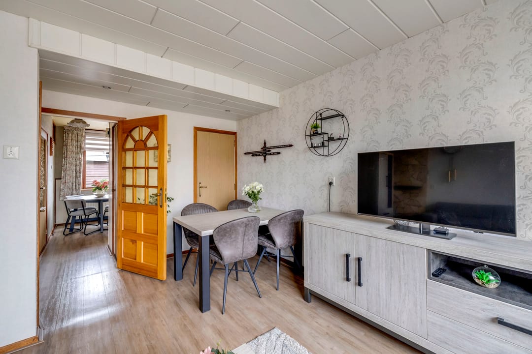 Photo 13 of Prins Bernhardstraat 66