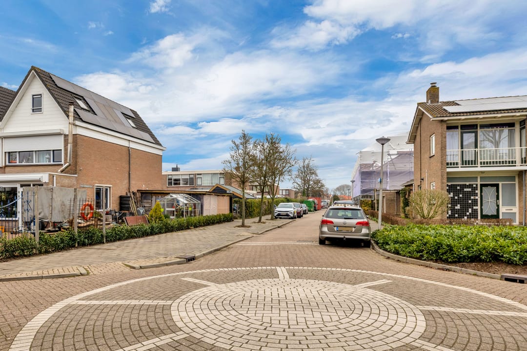 Photo 16 of Prins Bernhardstraat 66