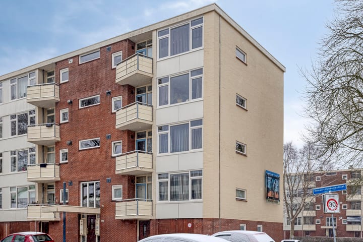 Photo 2 of Meindert Hobbemastraat 64