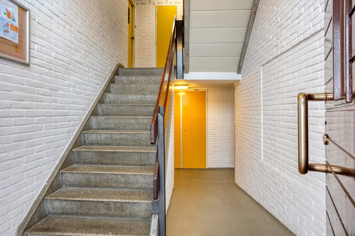 Photo 4 of Meindert Hobbemastraat 64