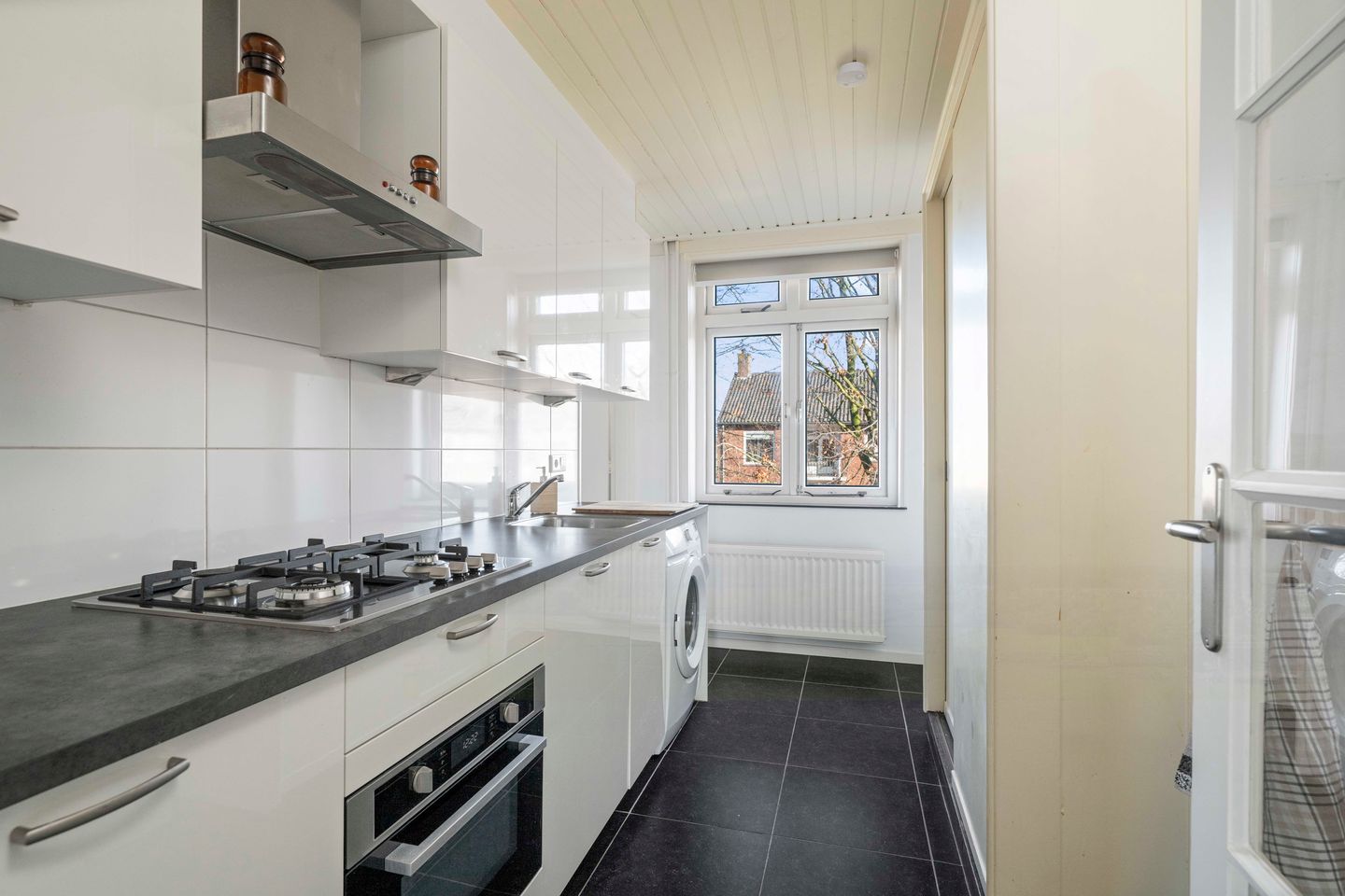 Photo 14 of Herman Boerhaavelaan 6