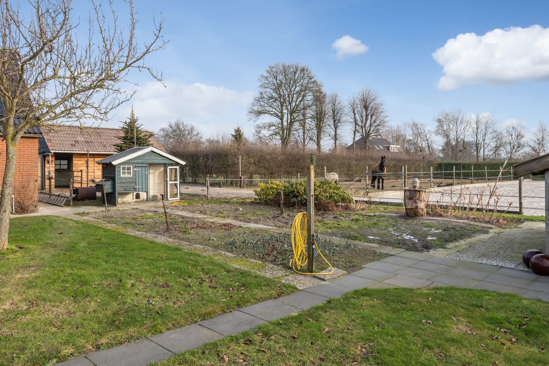 Photo 37 of Schoolpad 9