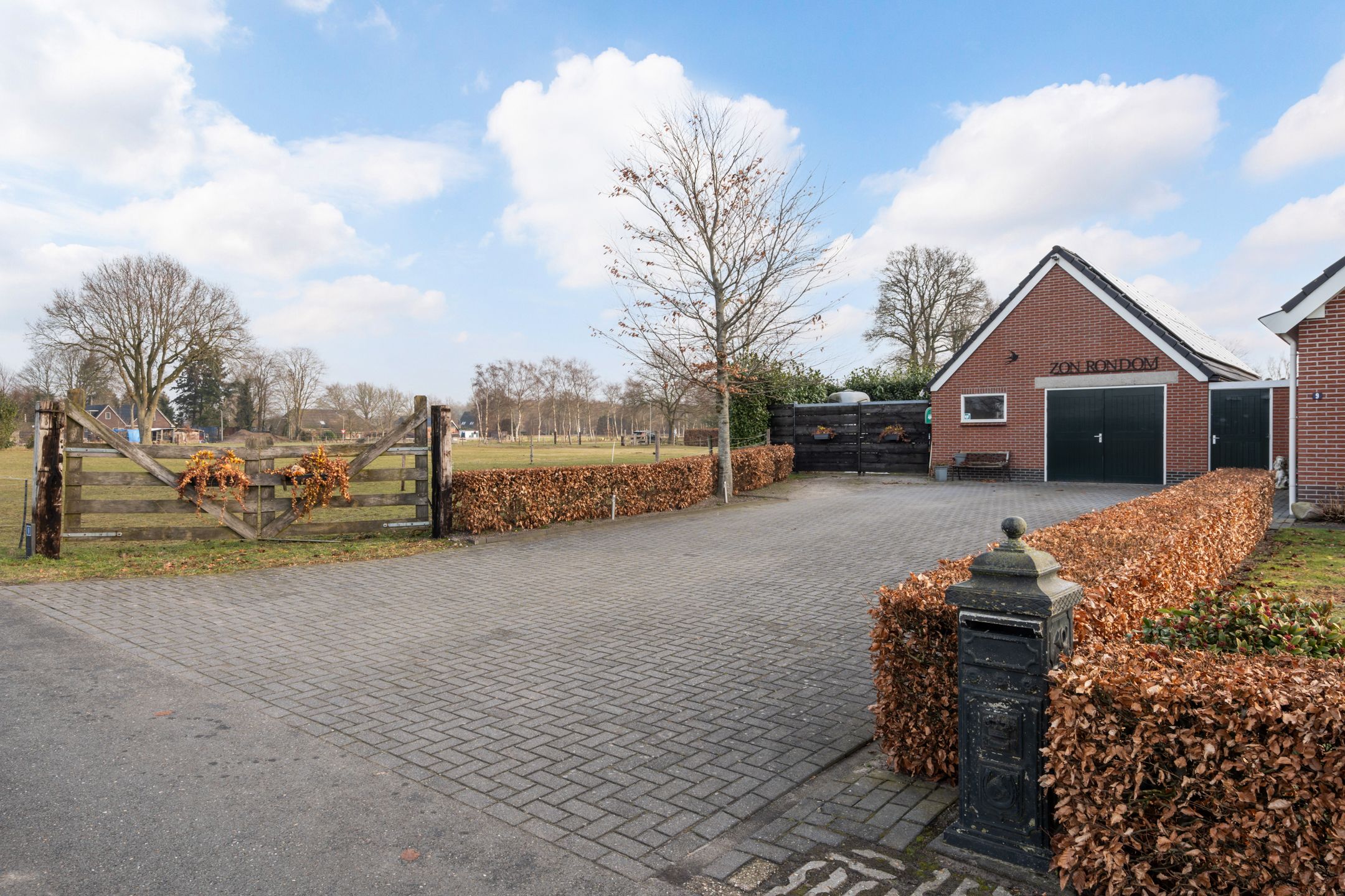 Photo 60 of Schoolpad 9