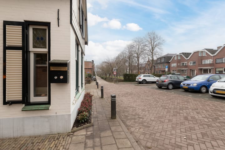 Photo 8 of Emmakade 1