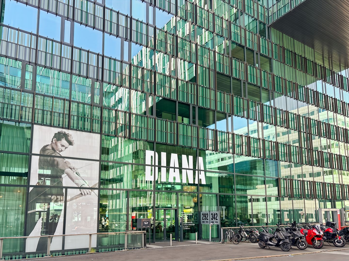 Bekijk foto 2 van Herikerbergweg 292-342