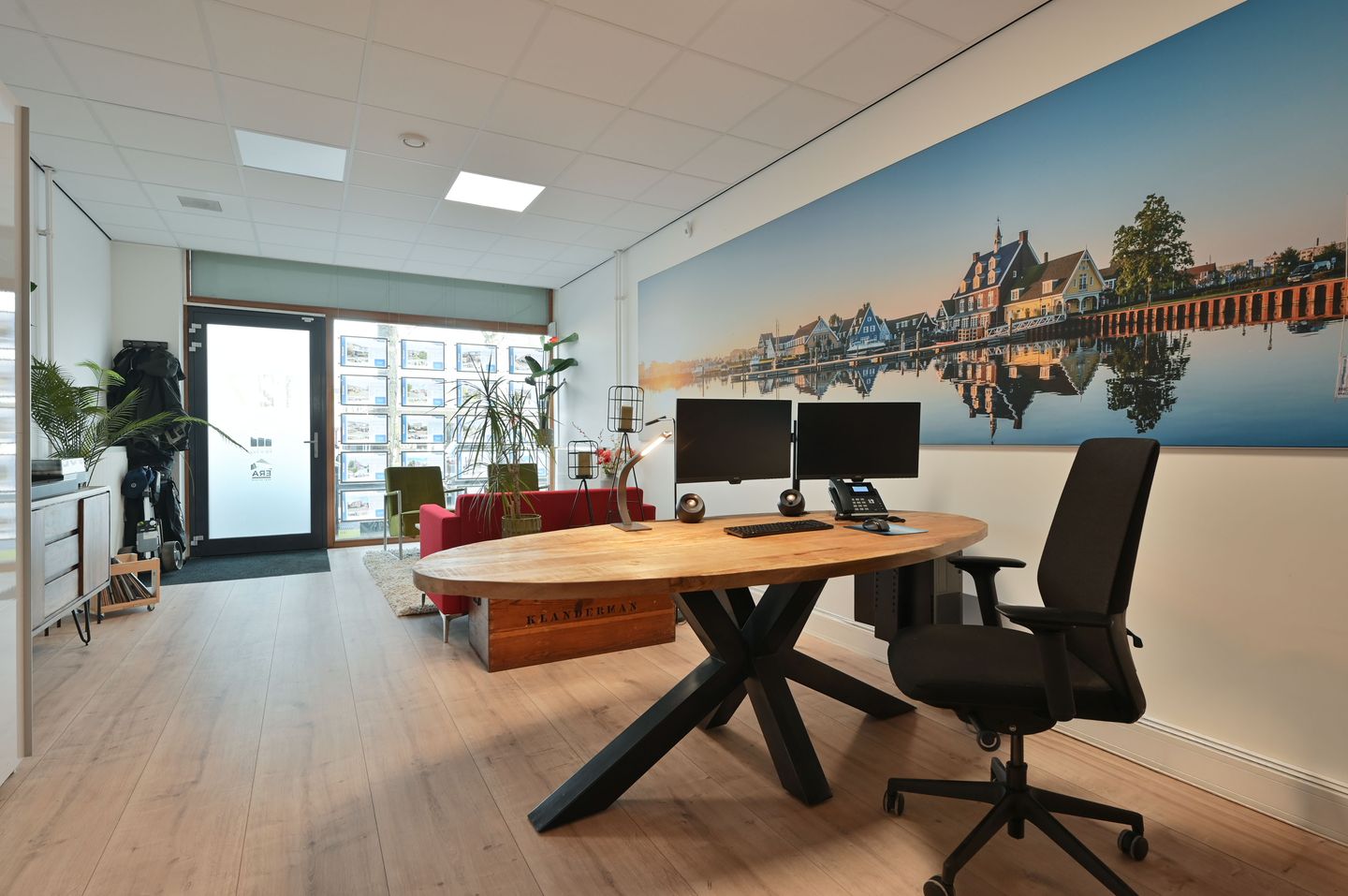 View photo 3 of Plein 2000 127