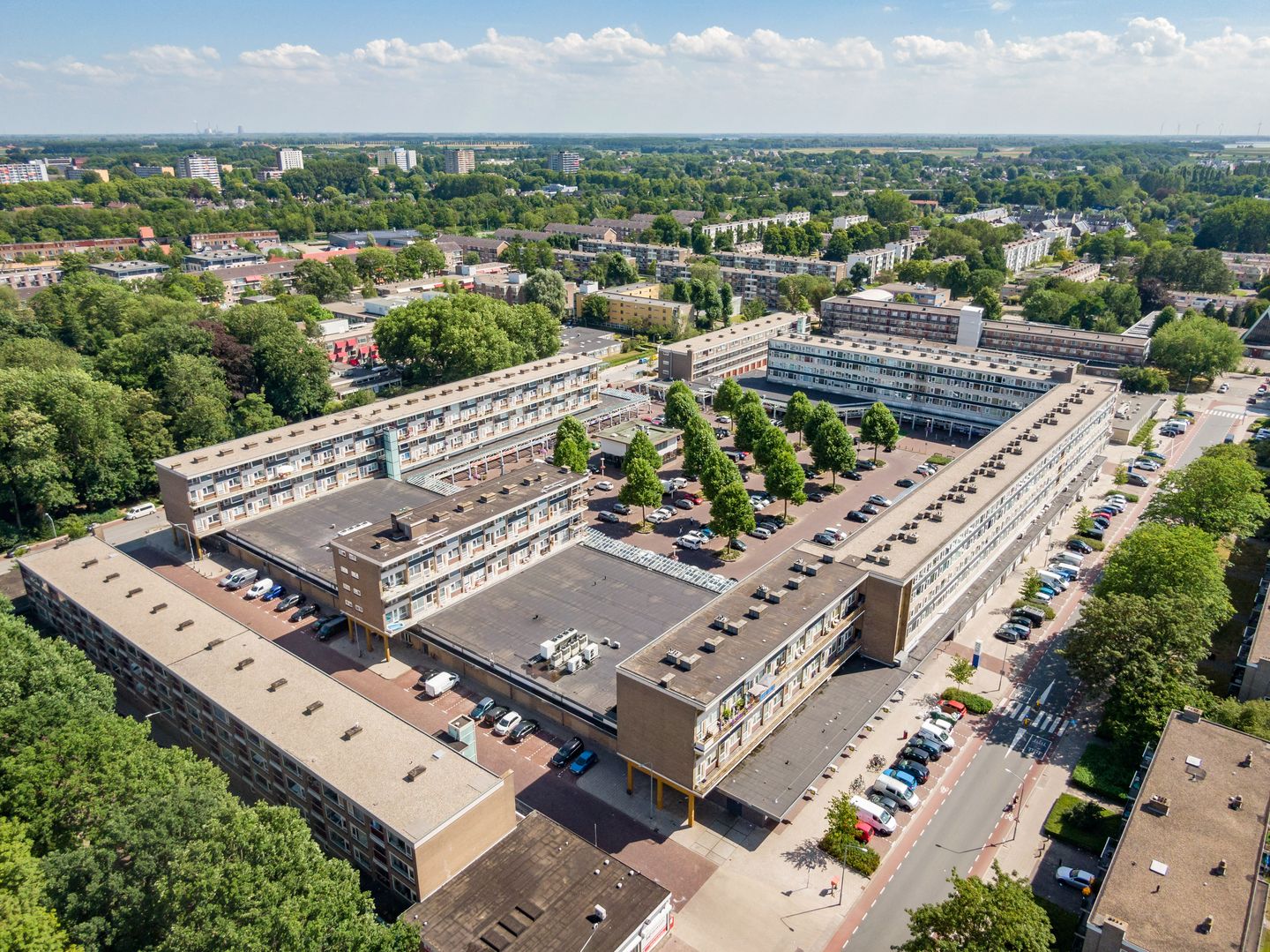 Bekijk foto 3 van Van Oldenbarneveltplein 73