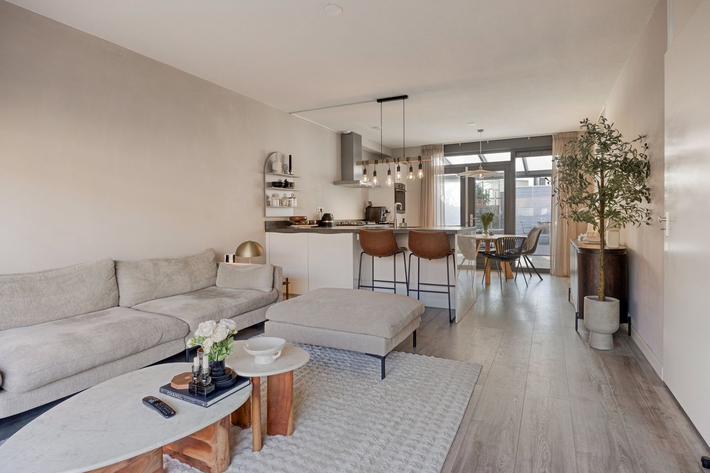 Photo 4 of Leeghwaterlaan 20