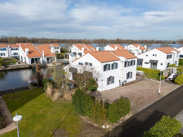 Foto 2 van Oolderhuuske 1-MD8