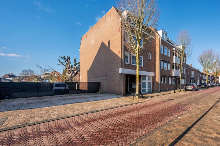 Photo 2 of Patersstraat 48