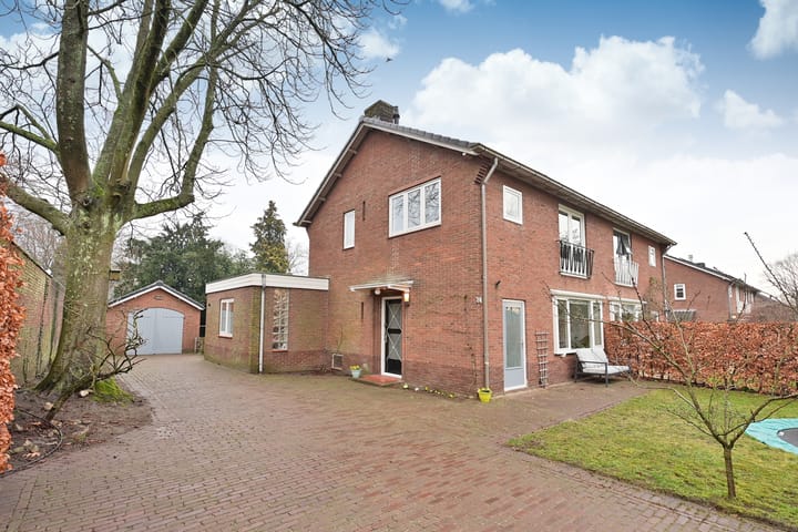 Van der Duyn van Maasdamlaan 28