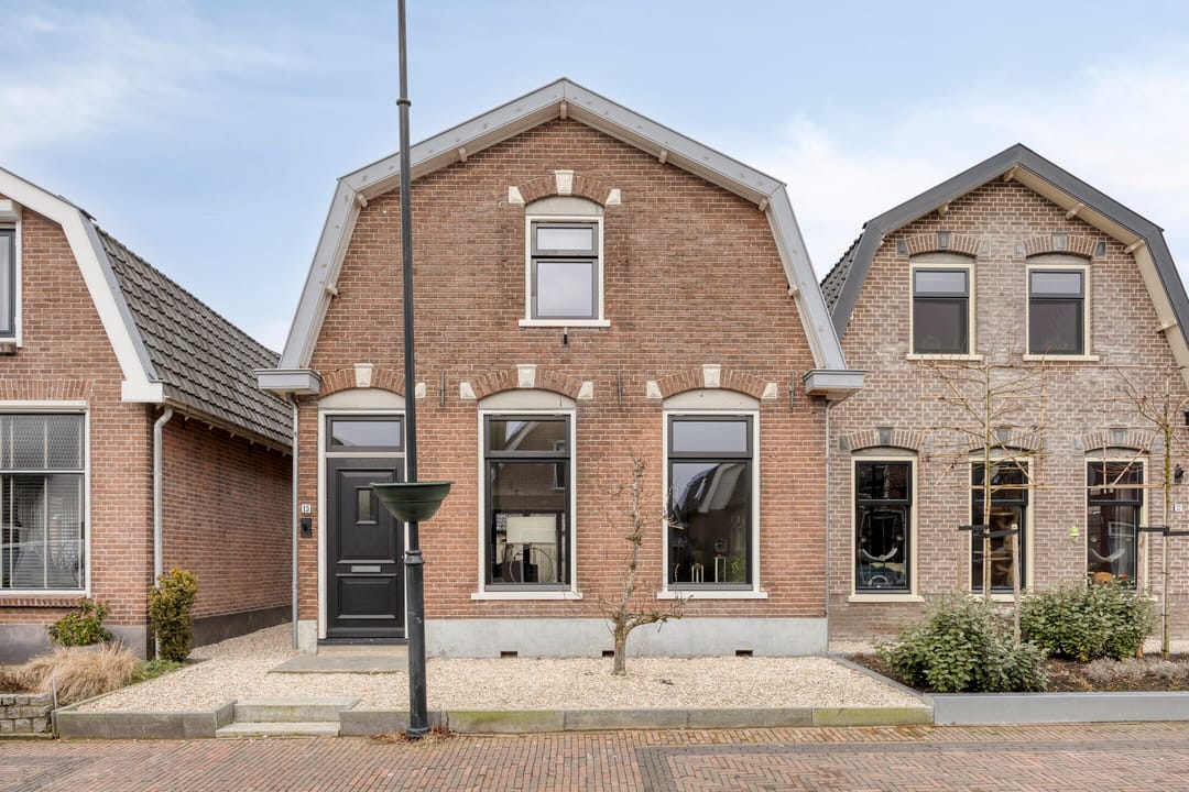 Photo 1 of Oranjestraat 15