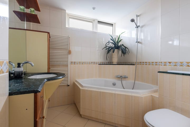 Photo 23 of Burg Henrylaan 8