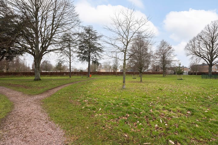 Photo 35 of Burg Henrylaan 8