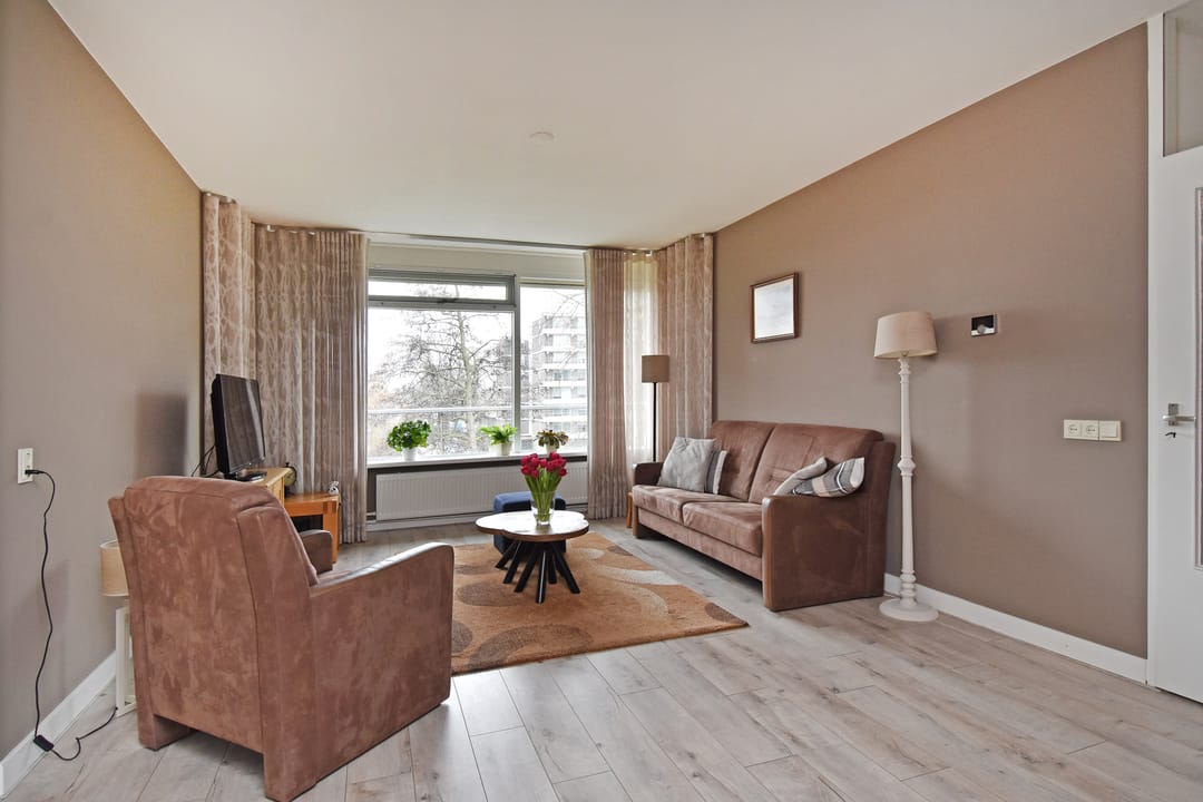 Photo 2 of Passage 36