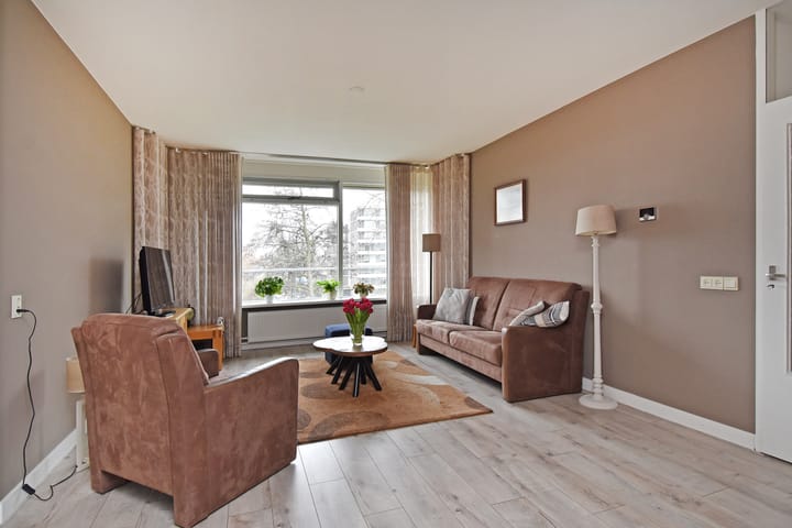 Photo 2 of Passage 36