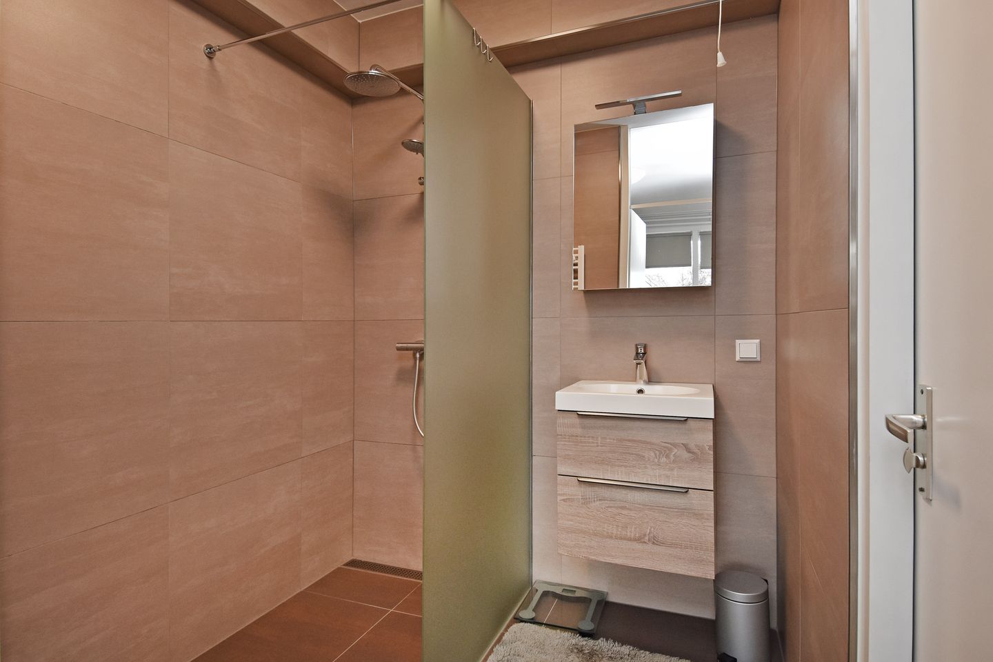 Photo 4 of Passage 36