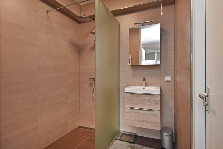 Photo 4 of Passage 36