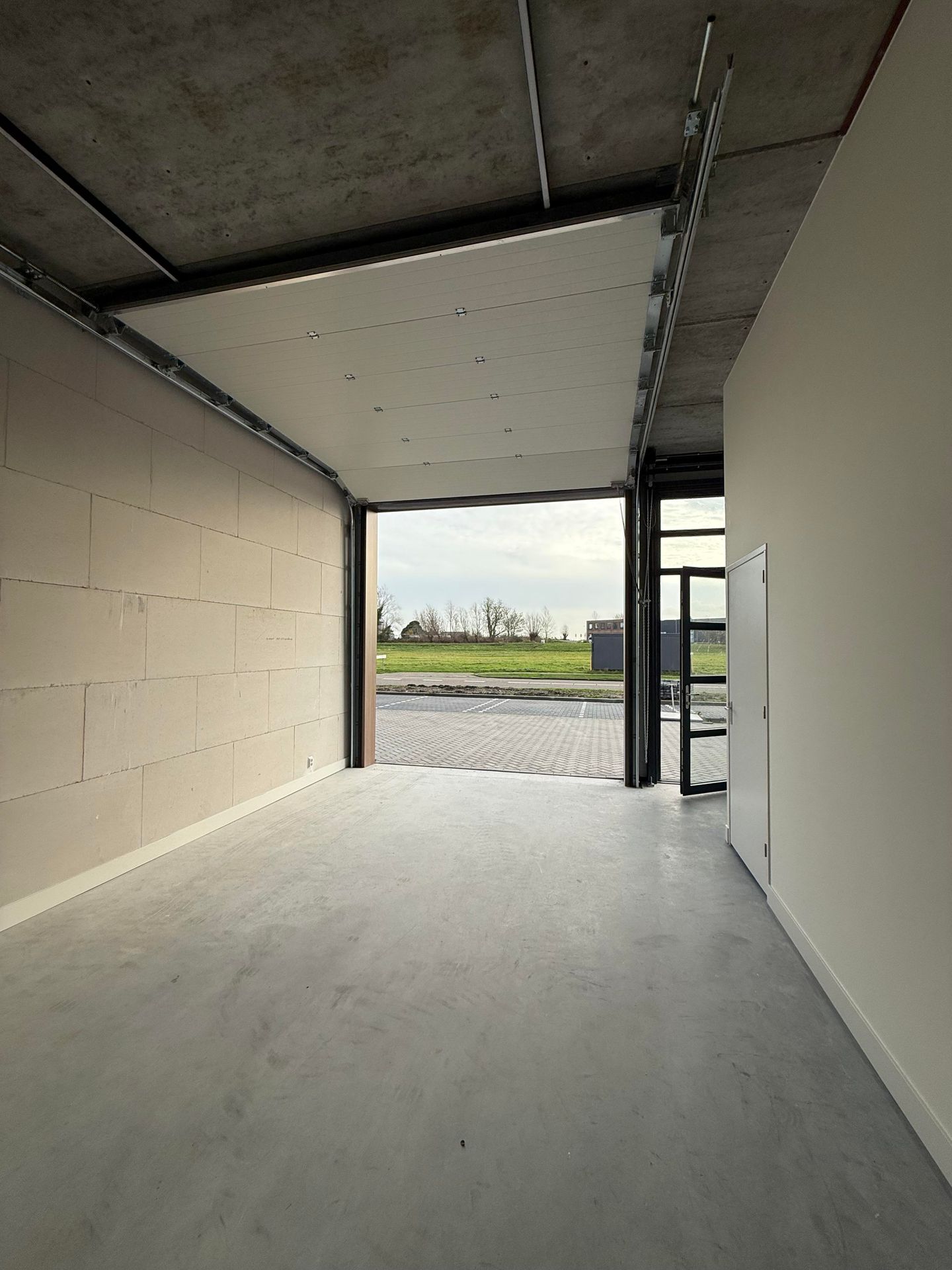 View photo 2 of Chemieweg 231