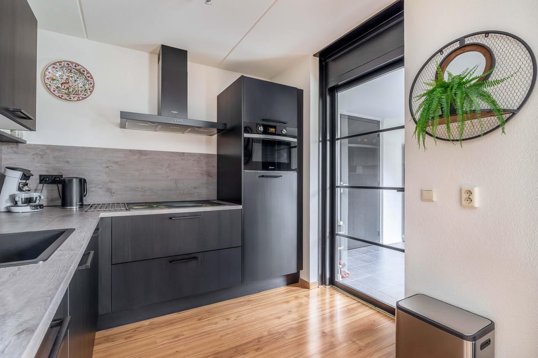 Photo 8 of Azaleastraat 1