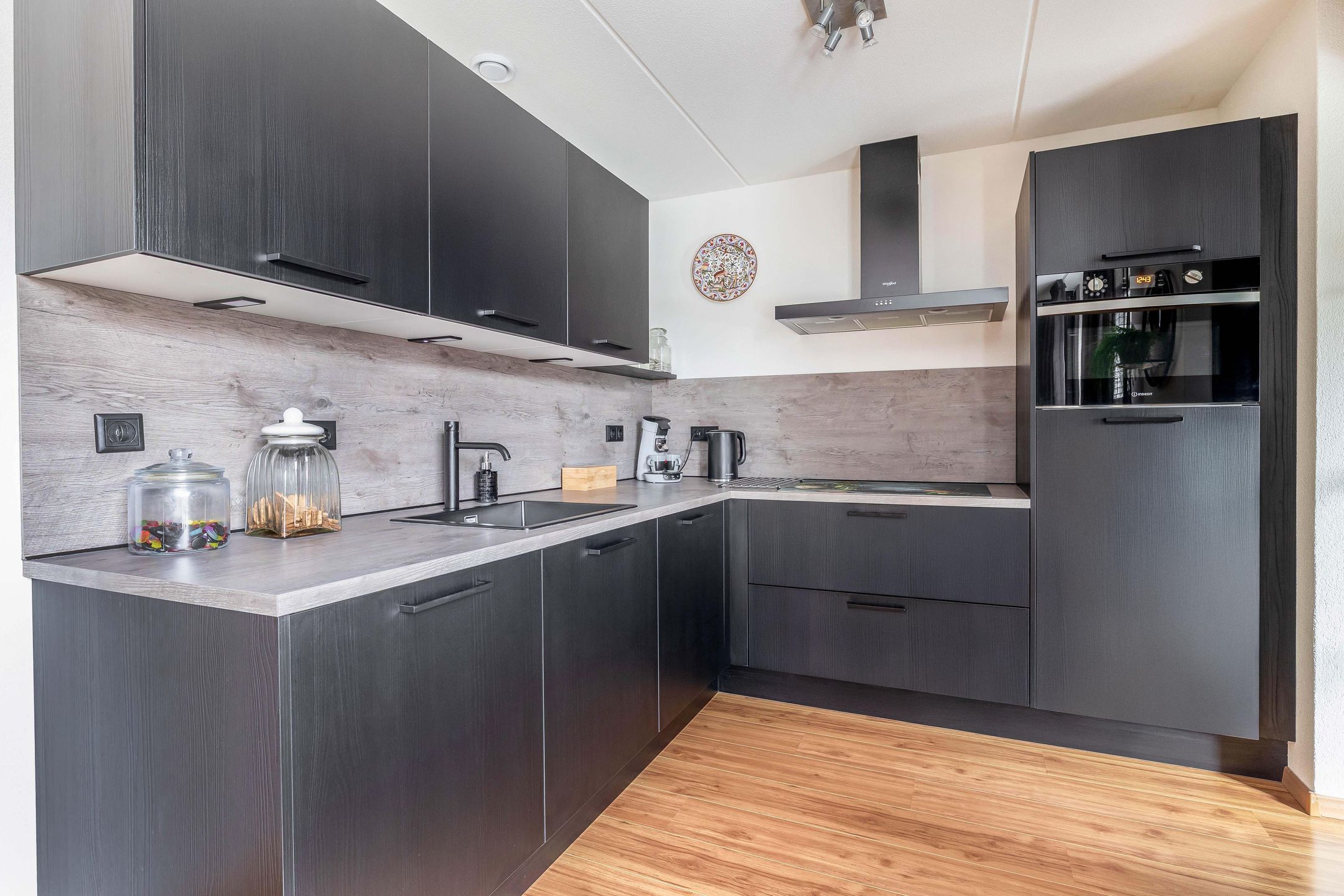 Photo 9 of Azaleastraat 1