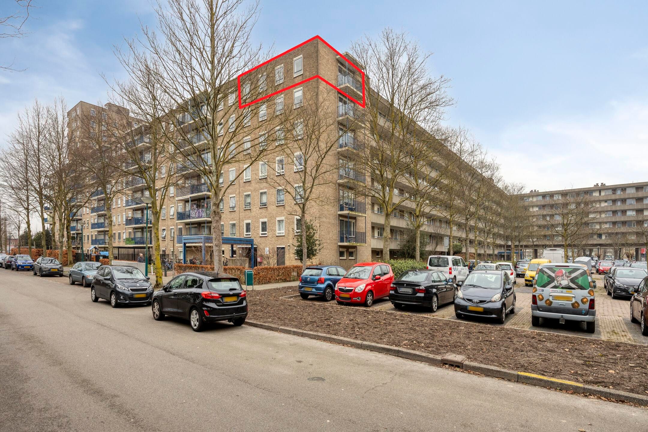 Photo 3 of Aert van Neslaan 610