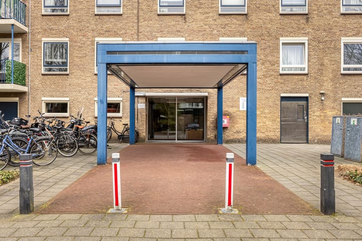 Photo 4 of Aert van Neslaan 610