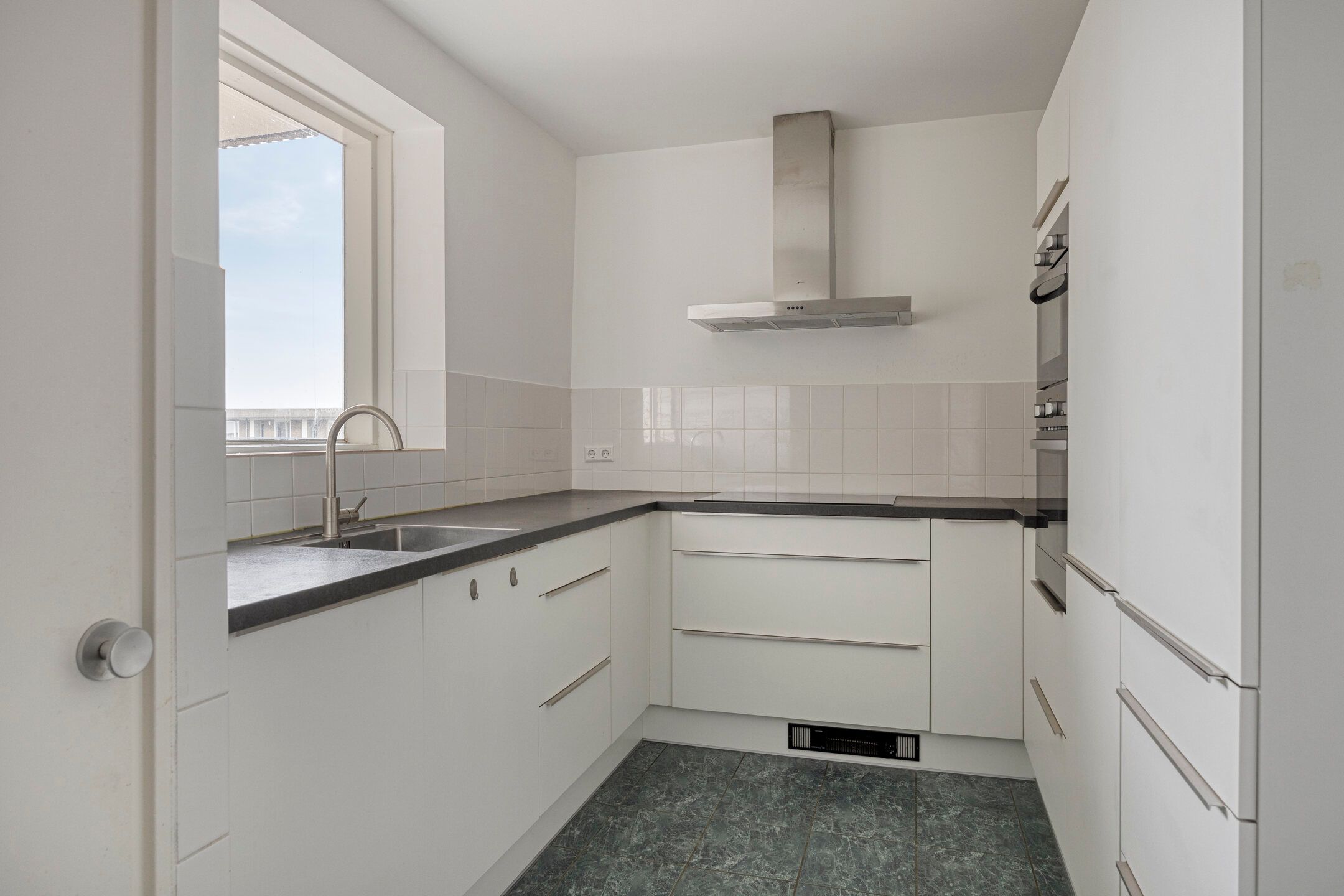 Photo 12 of Aert van Neslaan 610