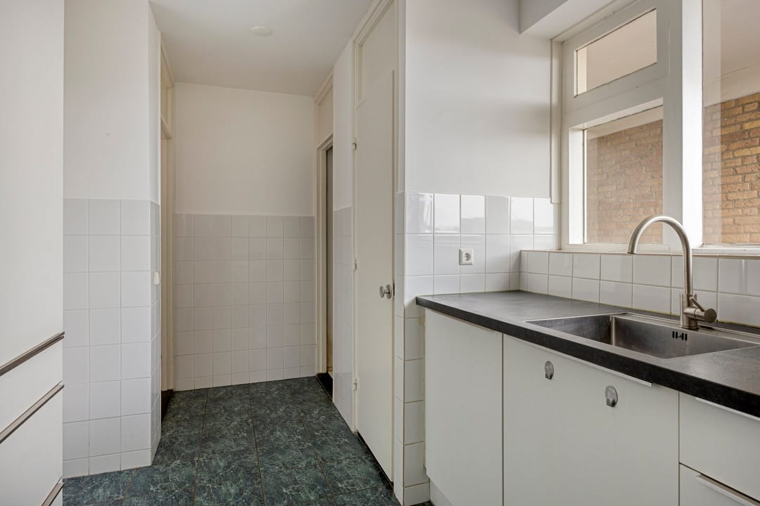 Photo 13 of Aert van Neslaan 610